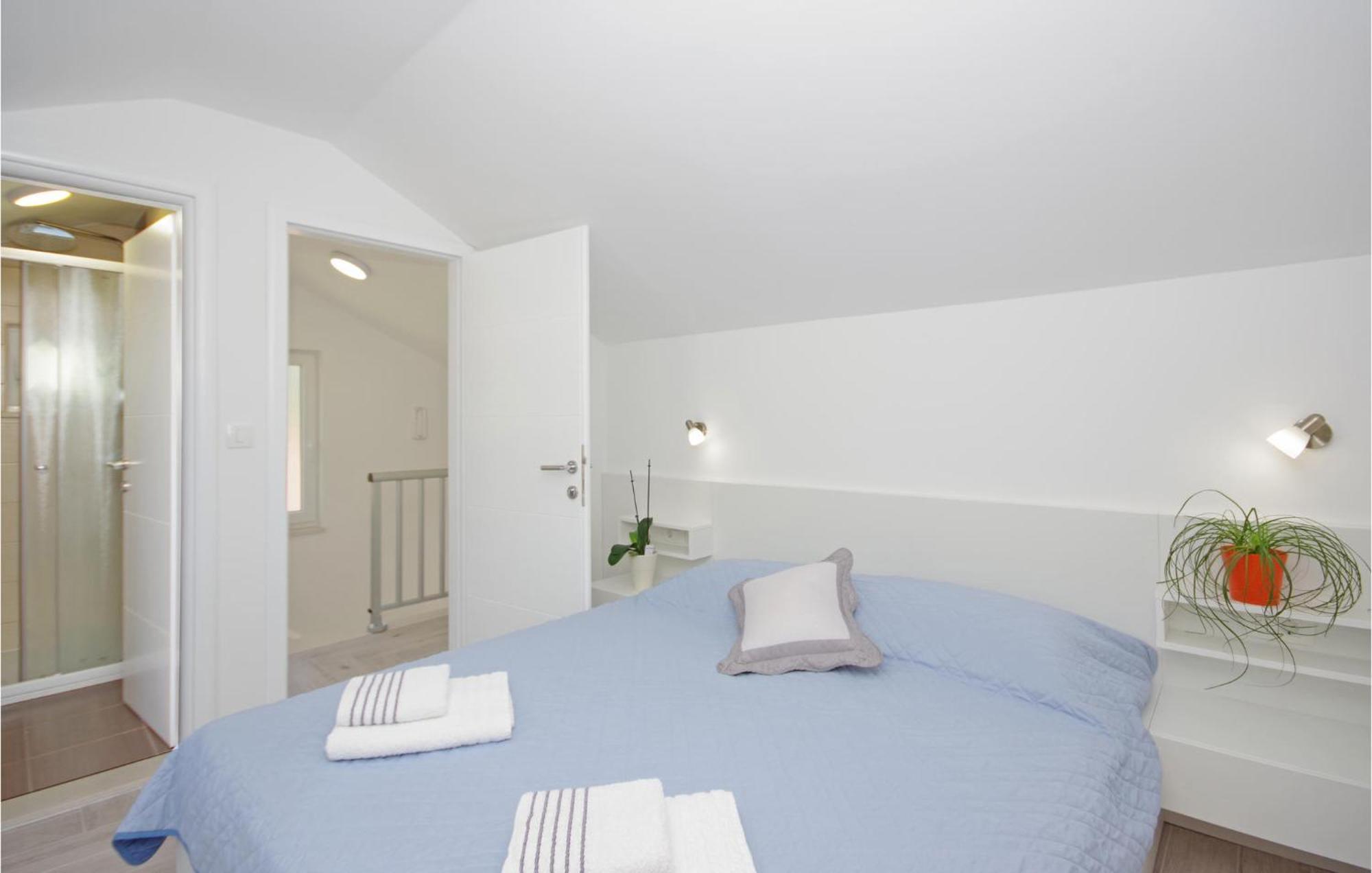 Awesome Home In Drvenik With Wifi 외부 사진